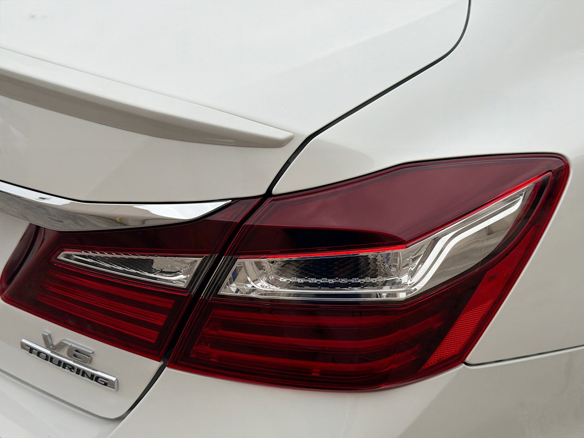 Used 2016 Honda Accord Touring image 28