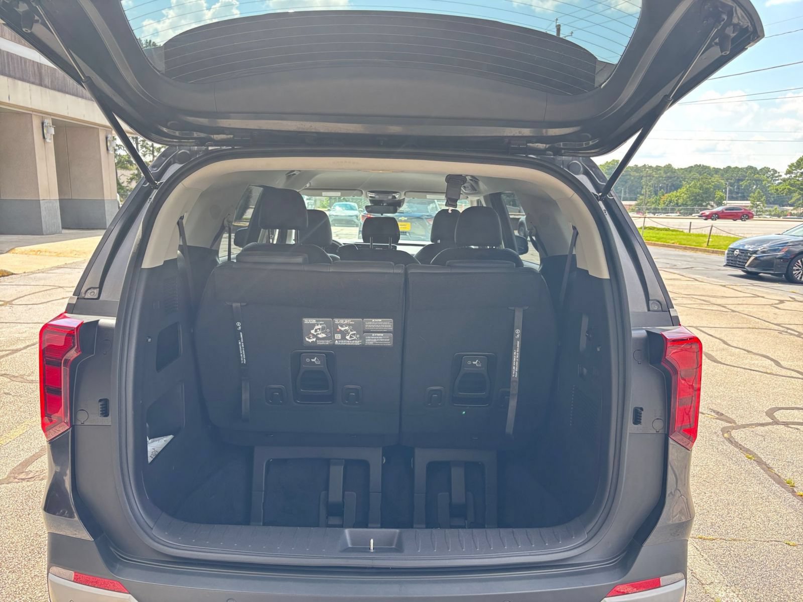 Used 2026 Kia Carnival FWD image 33