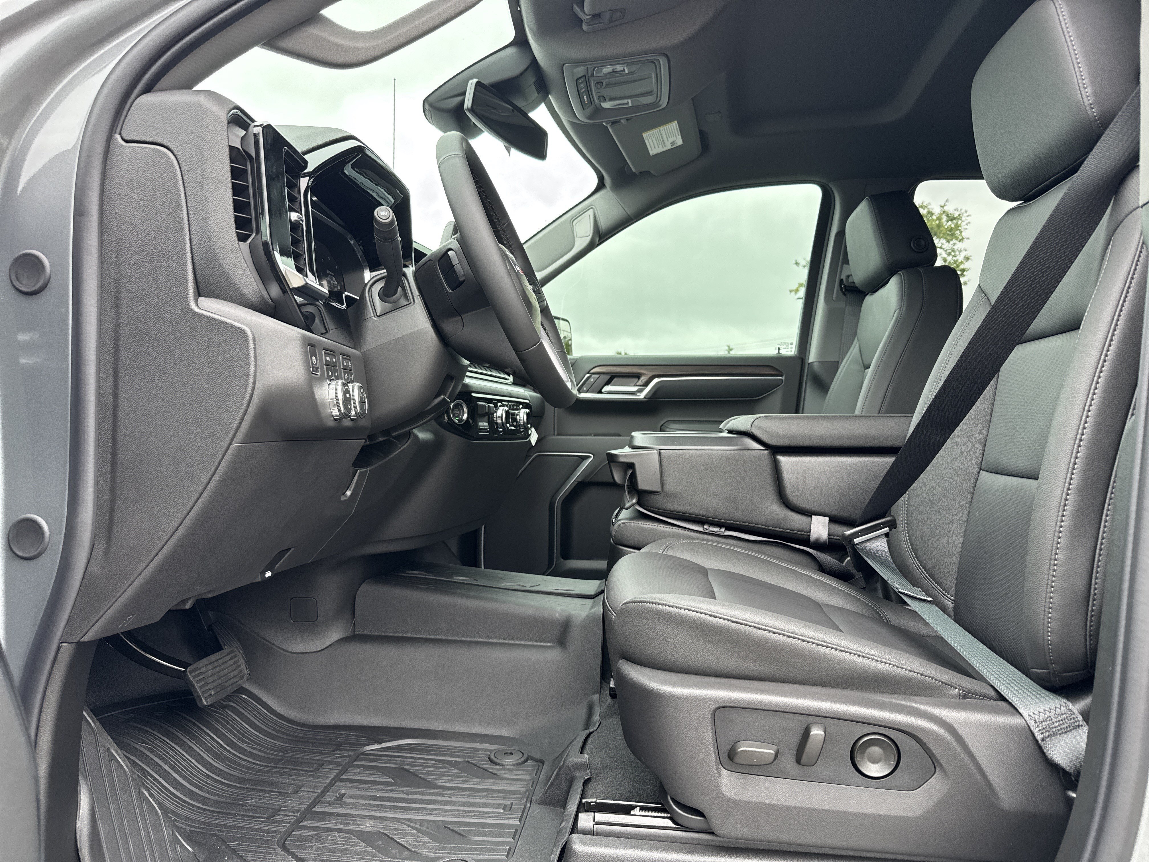 New 2026 GMC Sierra 1500 SLT AWD/4WD image 17