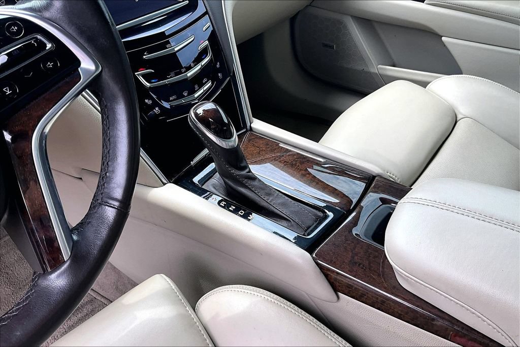 Used 2013 Cadillac XTS Luxury w/ Driver Awareness Package FWD image 17