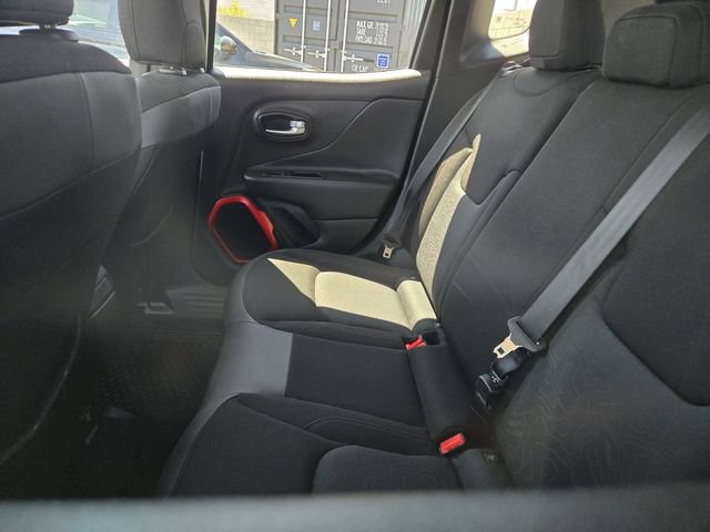 Used 2016 Jeep Renegade Trailhawk AWD/4WD image 4