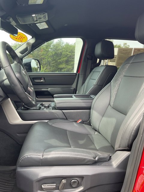 Used 2025 Toyota Tundra Limited AWD/4WD image 16