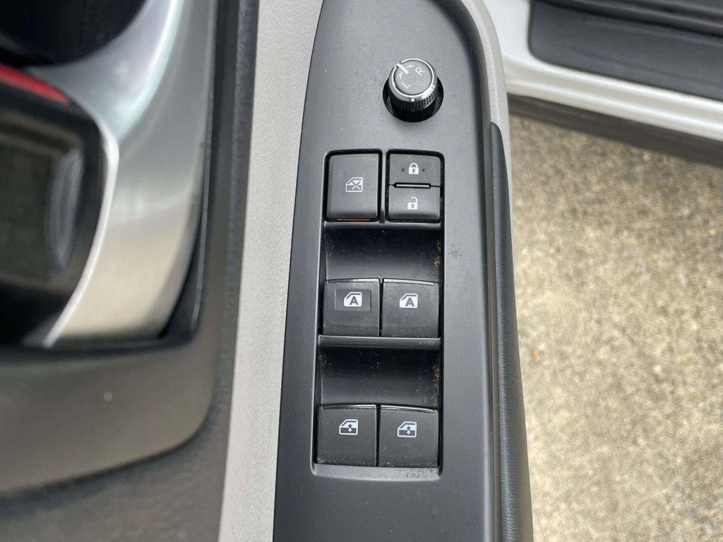 Used 2017 Toyota Highlander XLE FWD image 16