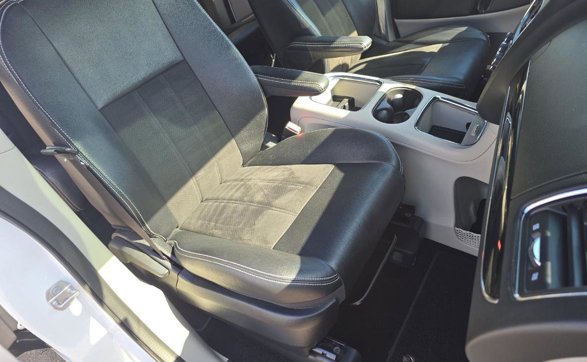 Used 2019 Dodge Grand Caravan SXT image 8