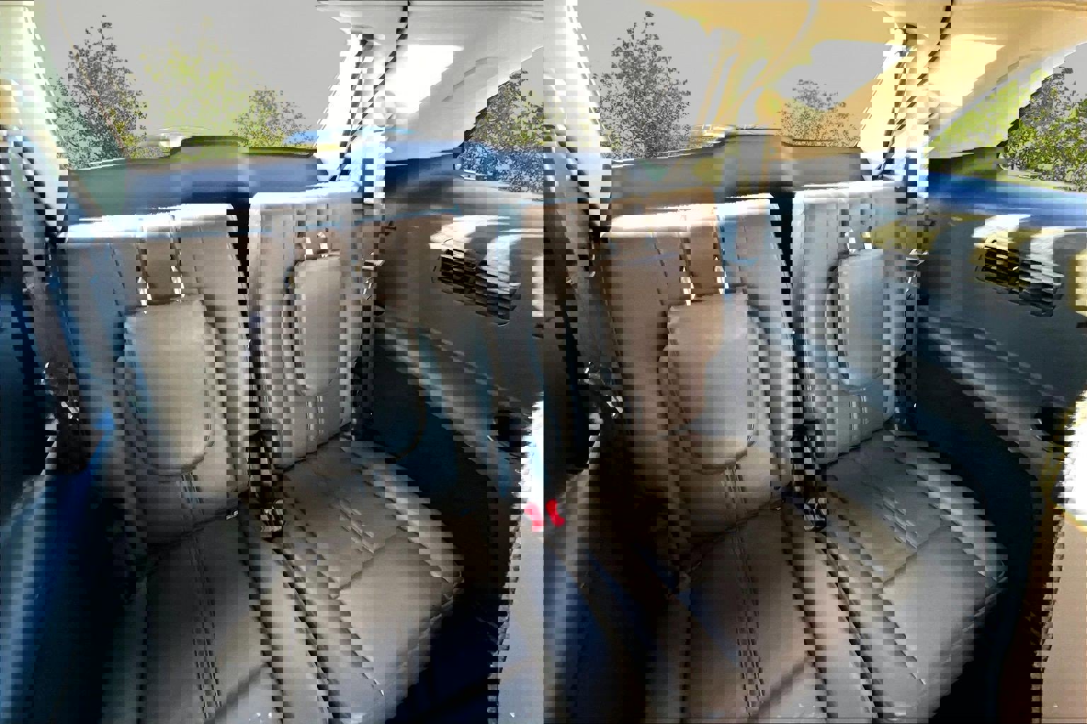 Used 2013 Lincoln MKT AWD image 28