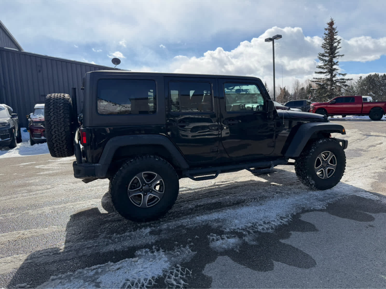 Used 2017 Jeep Wrangler Unlimited Rubicon image 14