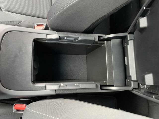 Used 2023 Toyota Venza LE image 26