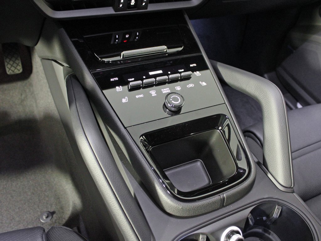 New 2026 Porsche Cayenne Coupe image 29