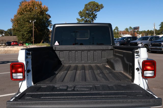 New 2025 Jeep Gladiator Sport image 8