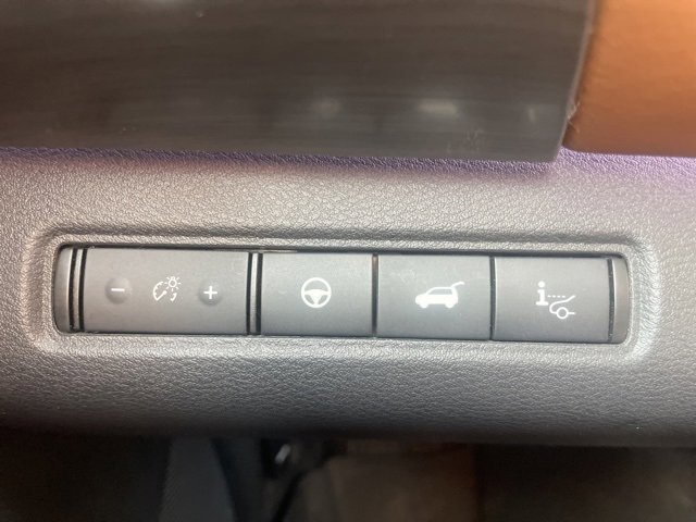 Used 2022 Nissan Pathfinder Platinum w/ Cargo Package image 17