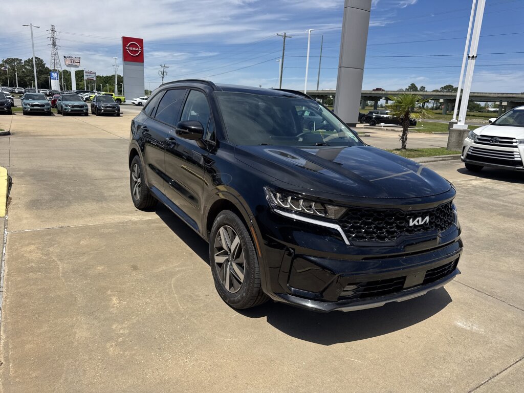 Certified 2023 Kia Sorento EX w/ Panoramic Sunroof Package image 9