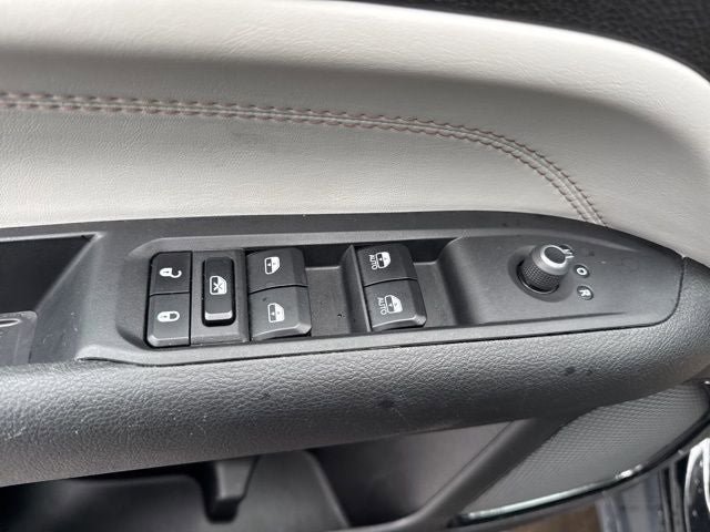 Used 2024 Jeep Compass Limited AWD/4WD image 9