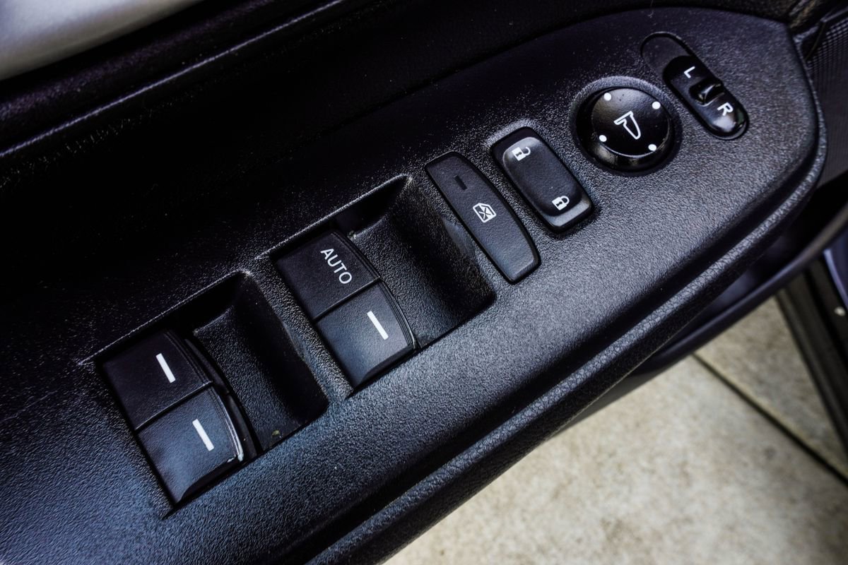 Used 2017 Honda CR-V LX image 30