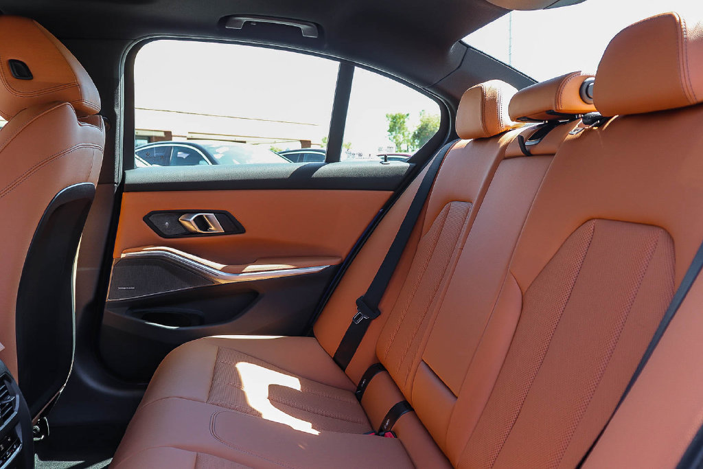 Used 2025 BMW M340i w/ Premium Package RWD image 14
