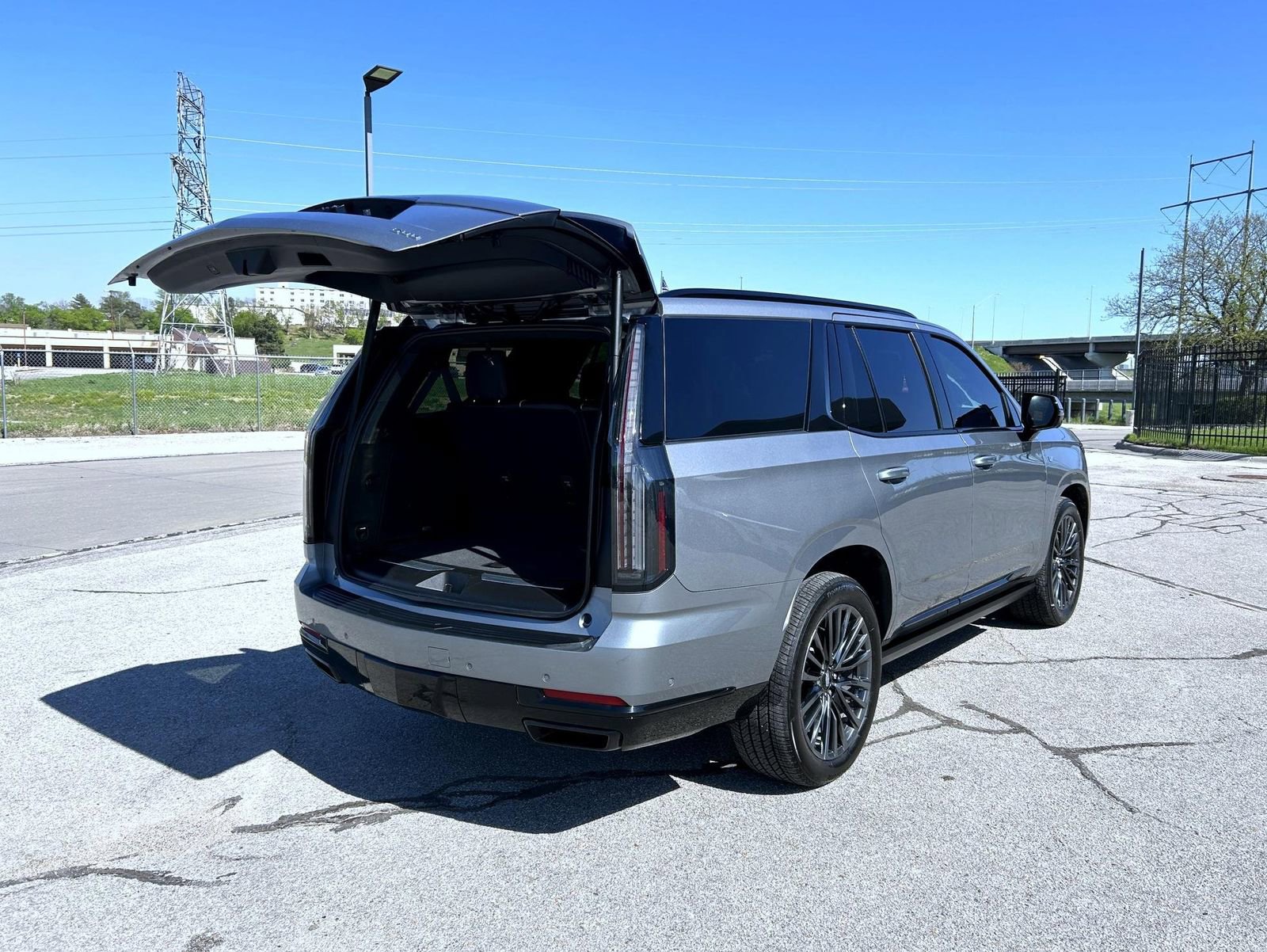 Certified 2025 Cadillac Escalade Sport Platinum AWD/4WD image 22