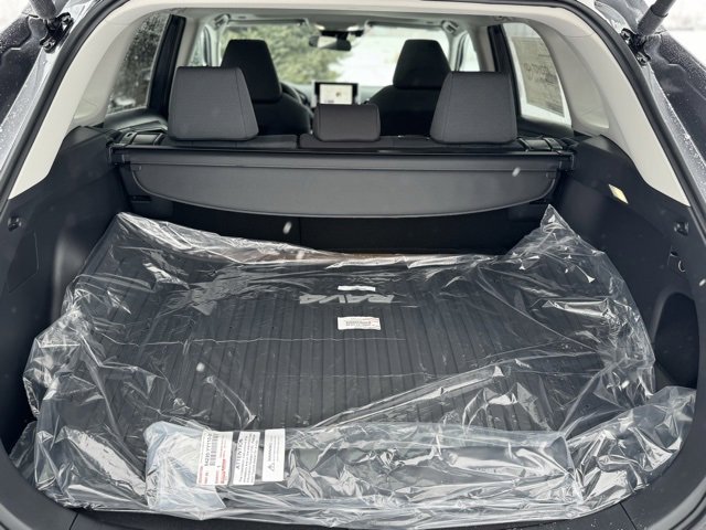 Used 2025 Toyota RAV4 XLE image 38