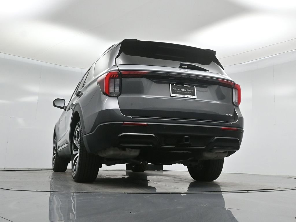 Used 2025 Ford Explorer ST-Line image 52
