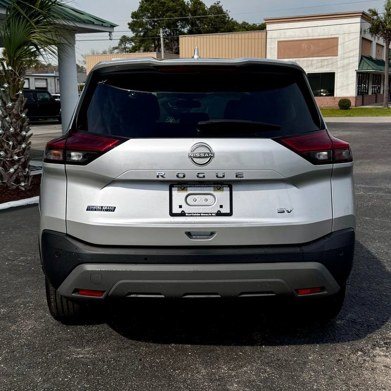Used 2023 Nissan Rogue SV image 5