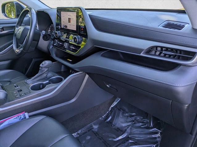 Used 2023 Toyota Highlander XLE image 21