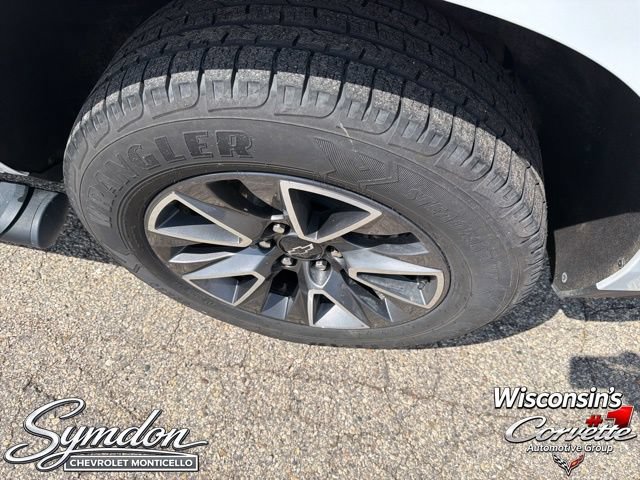 Used 2023 Chevrolet Tahoe Z71 w/ Luxury Package AWD/4WD image 28