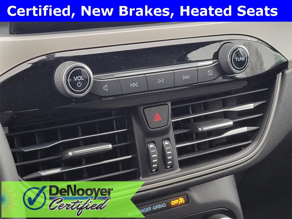 Used 2022 Ford Escape SE w/ Cold Weather Package image 18