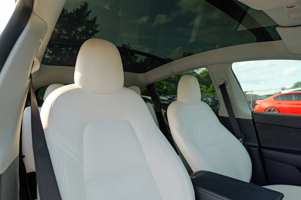 Used 2023 Tesla Model Y Long Range AWD/4WD image 37