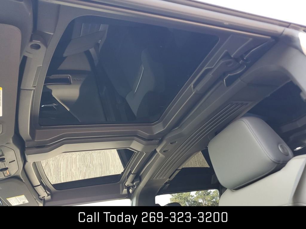 New 2025 GMC Hummer EV 2X image 19