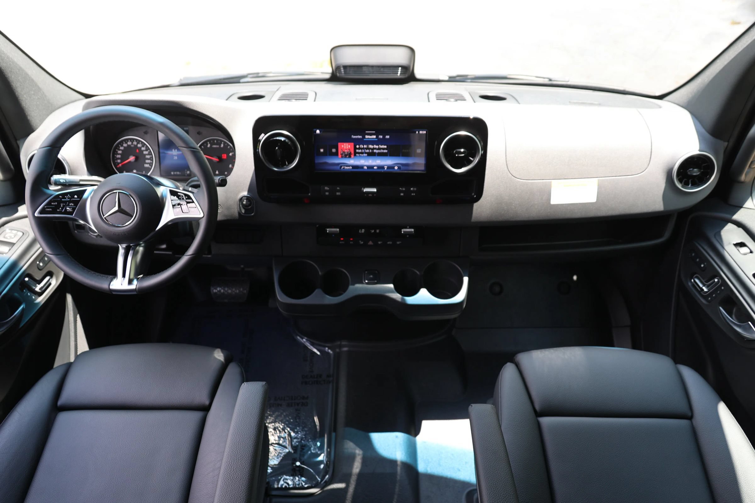 Used 2025 Mercedes-Benz Sprinter 2500 image 10
