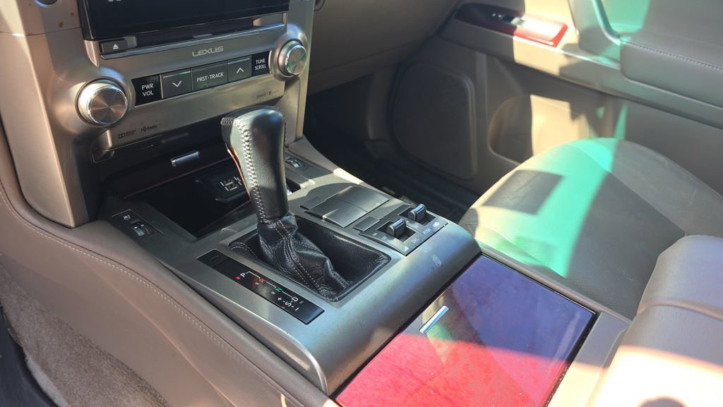 Used 2016 Lexus GX 460 w/ Premium Package image 17