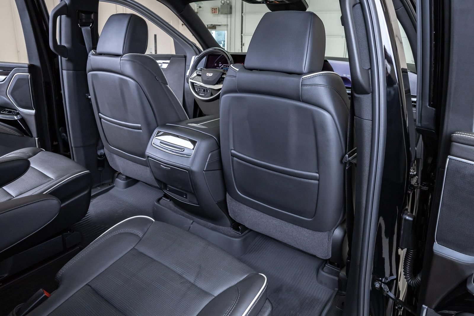 Used 2026 Cadillac Escalade Sport w/ Touring Package AWD/4WD image 31