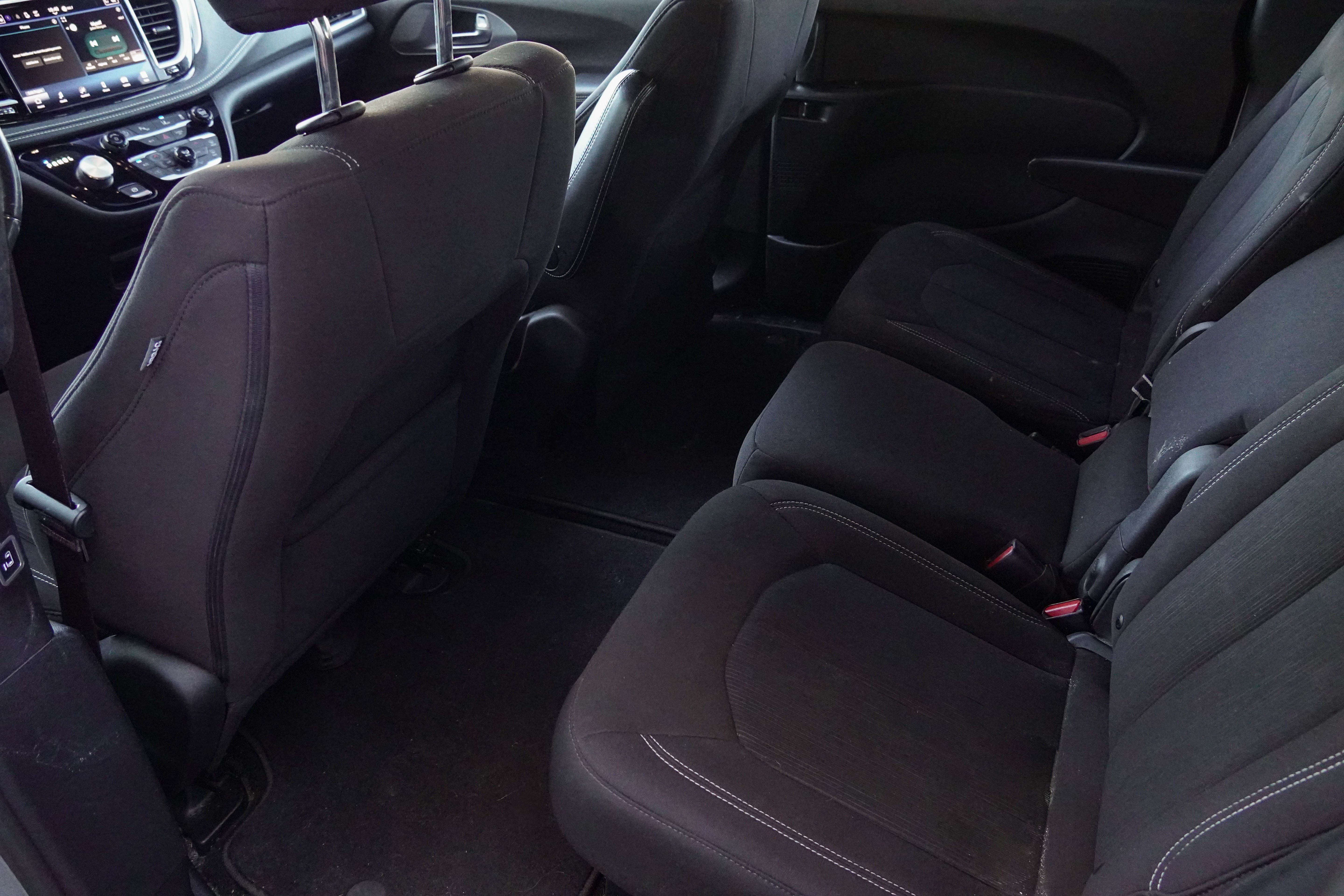 Used 2021 Chrysler Pacifica Touring w/ S Appearance Package FWD image 35