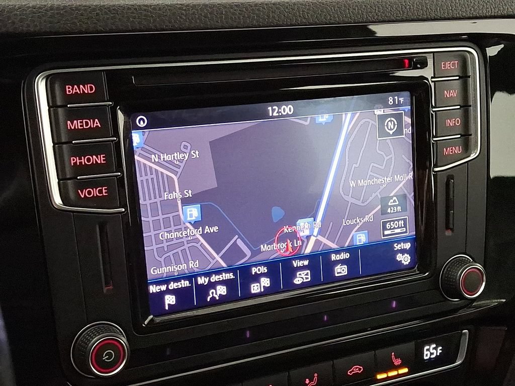 Used 2017 Volkswagen Jetta GLI FWD image 3