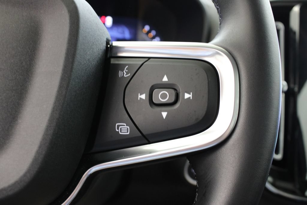 Used 2026 Volvo XC40 B5 Plus AWD/4WD image 29