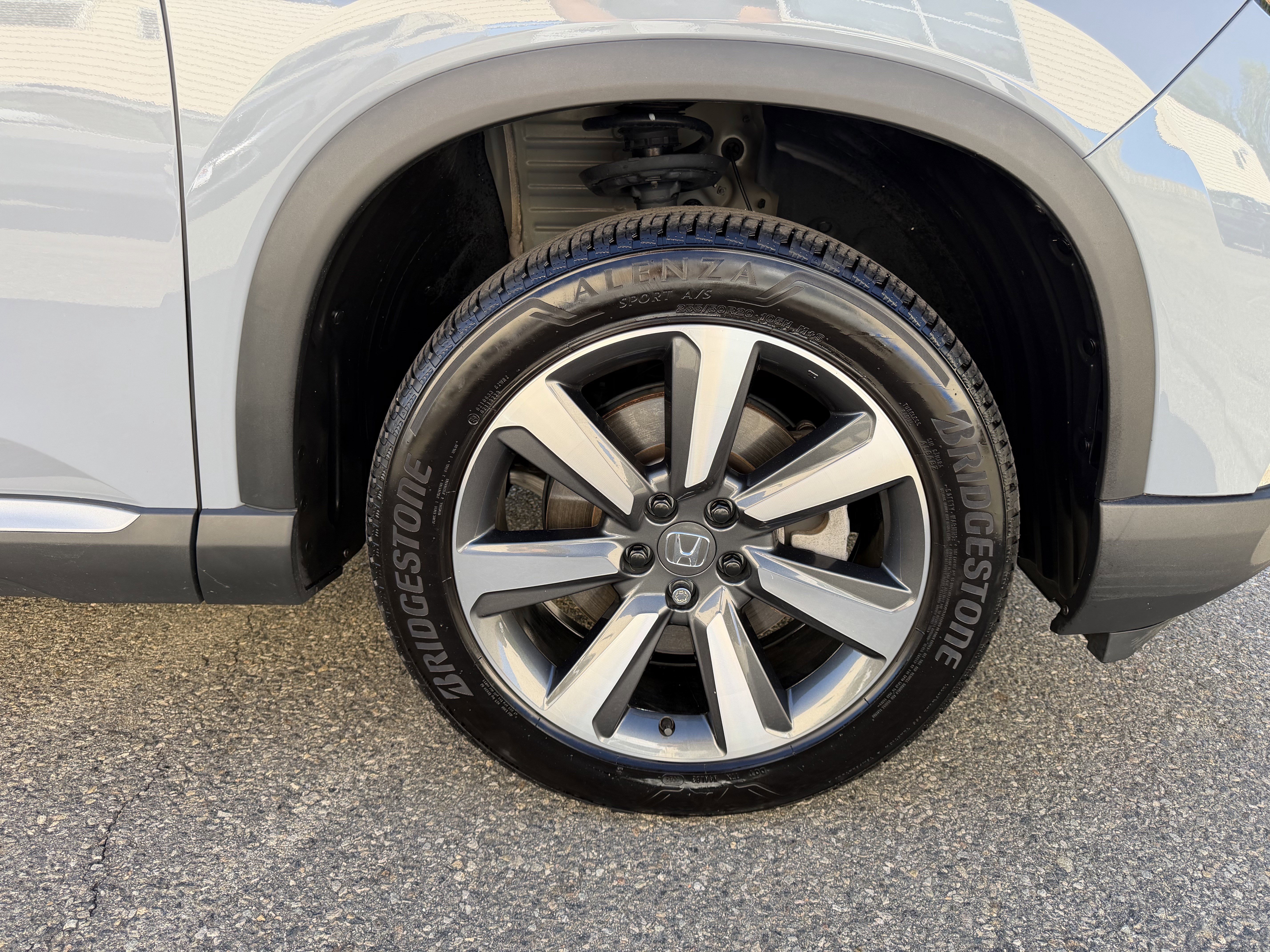 Used 2025 Honda Pilot Touring image 10