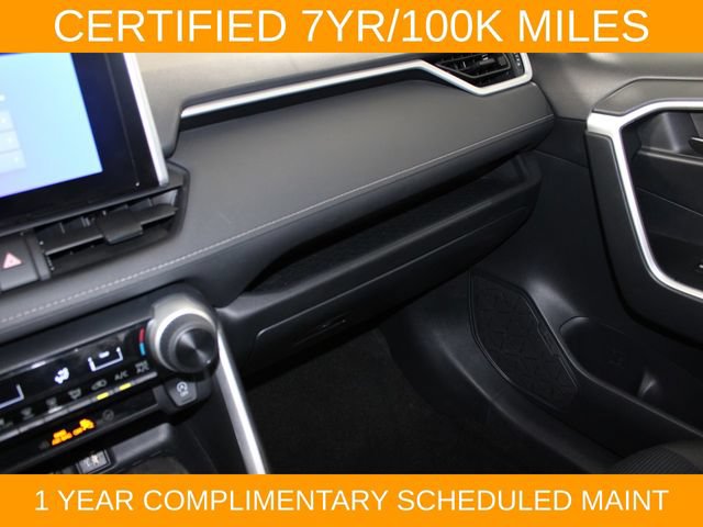 Used 2023 Toyota RAV4 LE AWD/4WD image 16