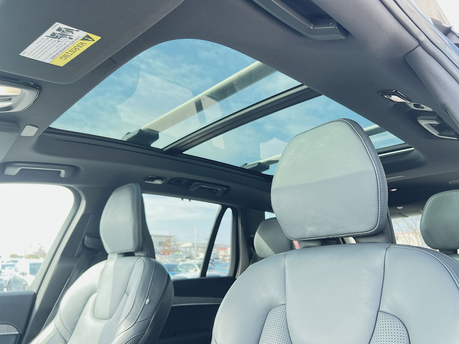 Used 2023 Volvo XC90 B6 Ultimate w/ Protection Package Premier image 24