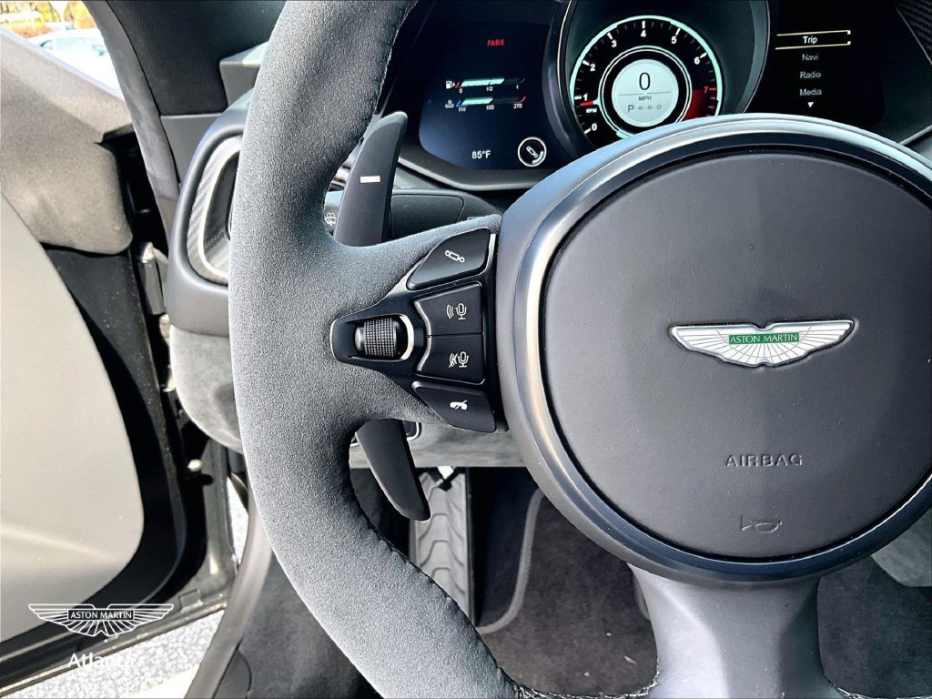 Used 2022 Aston Martin V8 Vantage Coupe RWD image 16