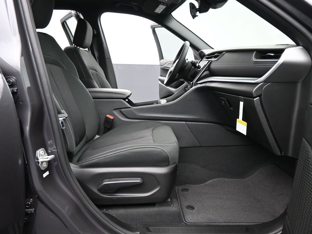 New 2025 Jeep Grand Cherokee L Laredo w/ Luxury Tech Group I image 20