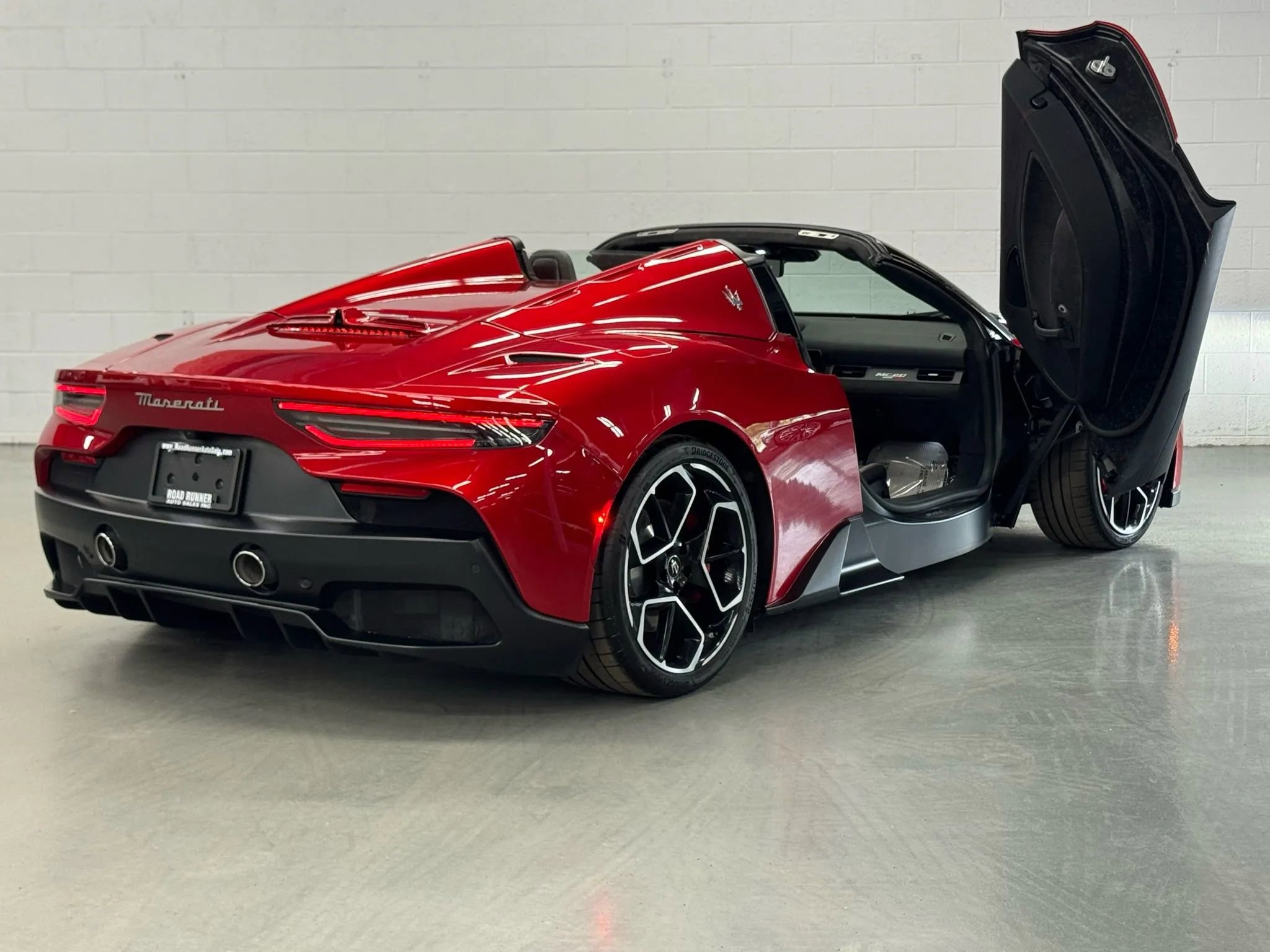 Used 2023 Maserati MC20 Spyder image 50