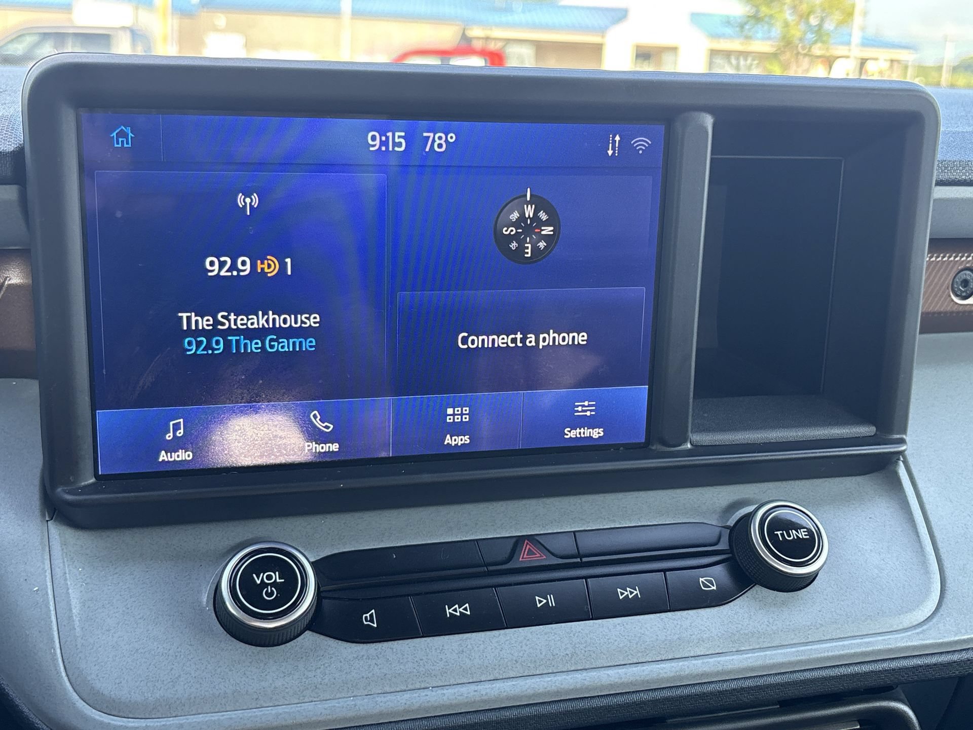 Certified 2022 Ford Maverick Lariat w/ Lariat Luxury Package AWD/4WD image 5