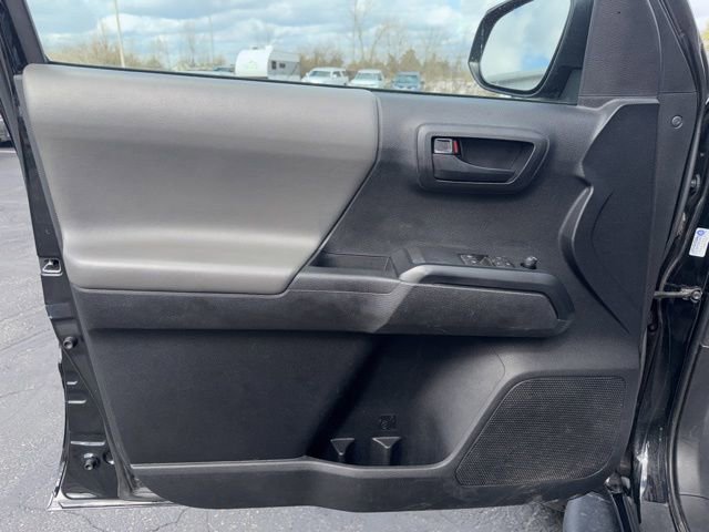 Used 2020 Toyota Tacoma SR image 12