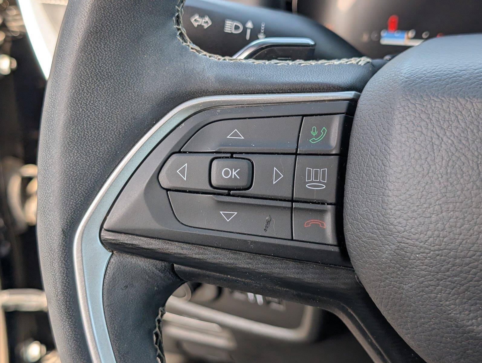 Used 2025 Jeep Grand Cherokee L Altitude RWD image 31