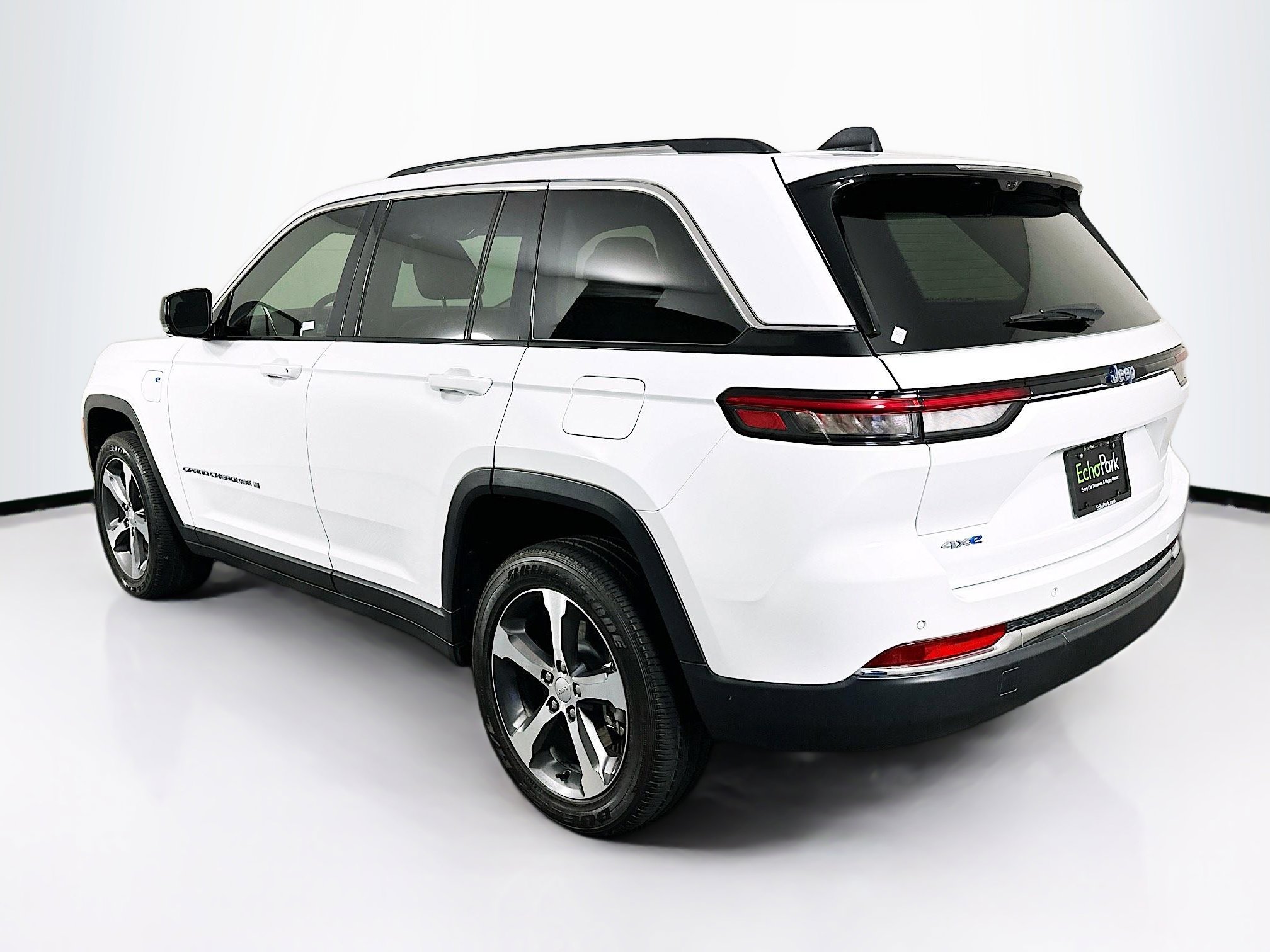 Used 2022 Jeep Grand Cherokee Limited 4xe w/ Luxury Tech Group II AWD/4WD image 5