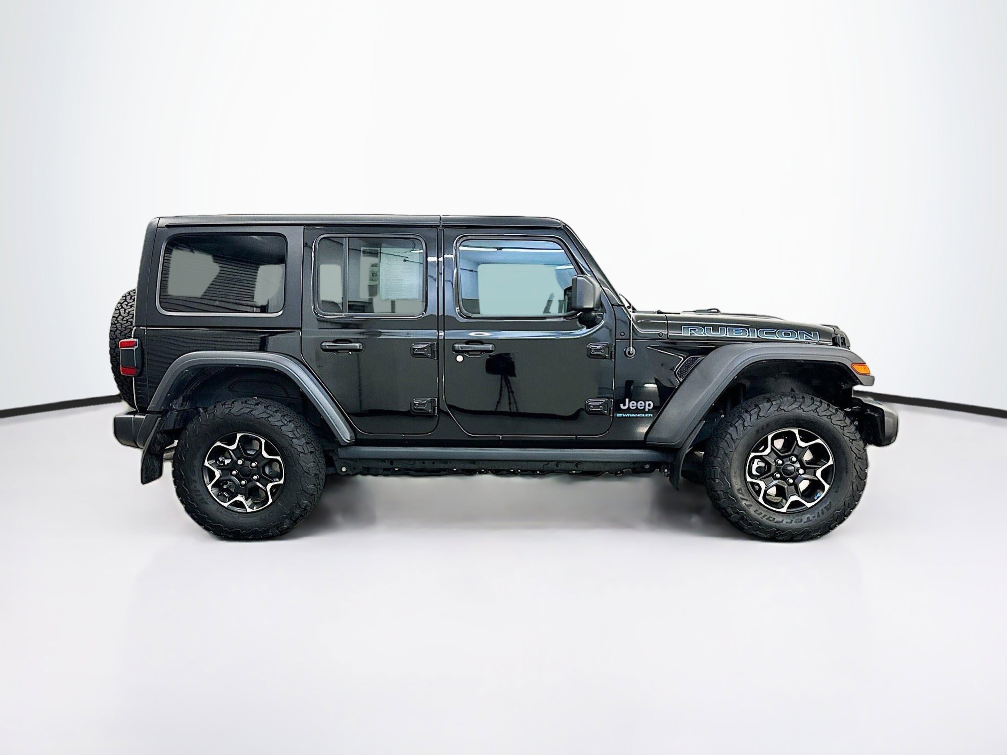 Used 2023 Jeep Wrangler Unlimited Rubicon 4xe w/ Cold Weather Group AWD/4WD image 10