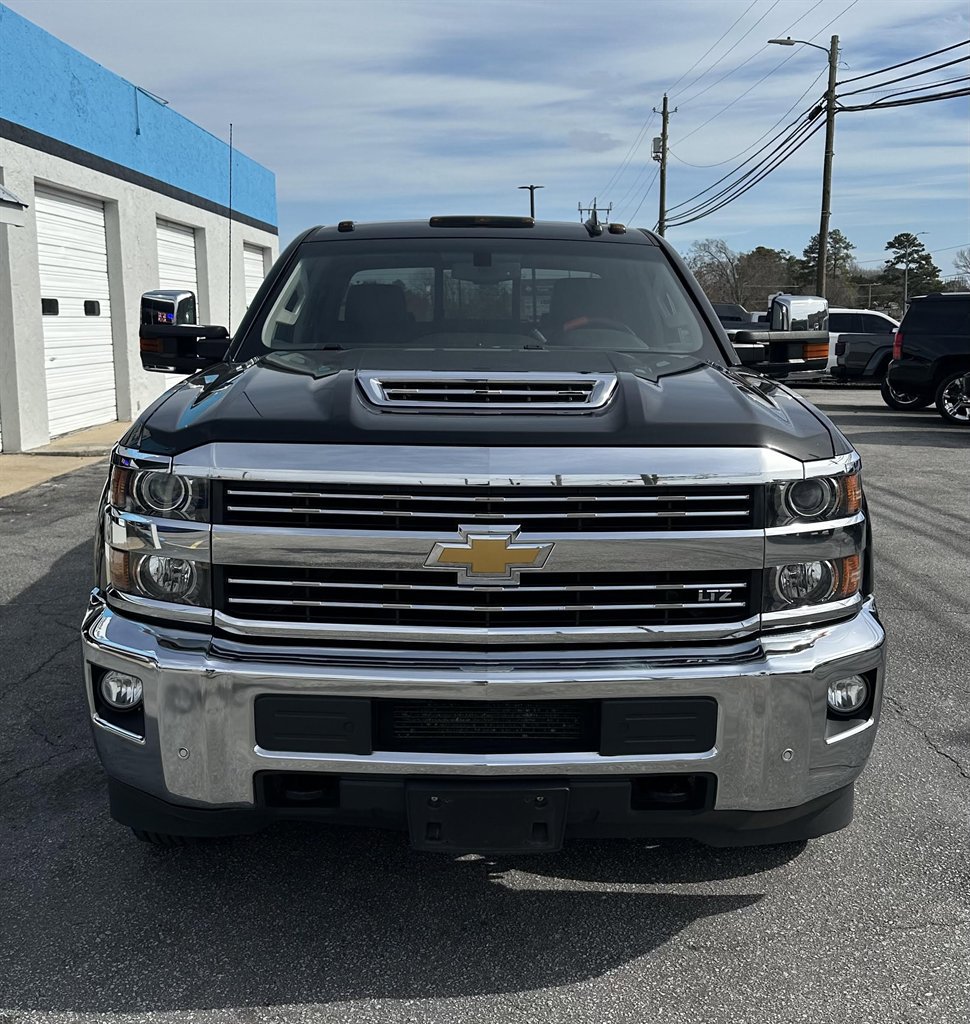Used 2017 Chevrolet Silverado 3500 LTZ w/ Duramax Plus Package image 2