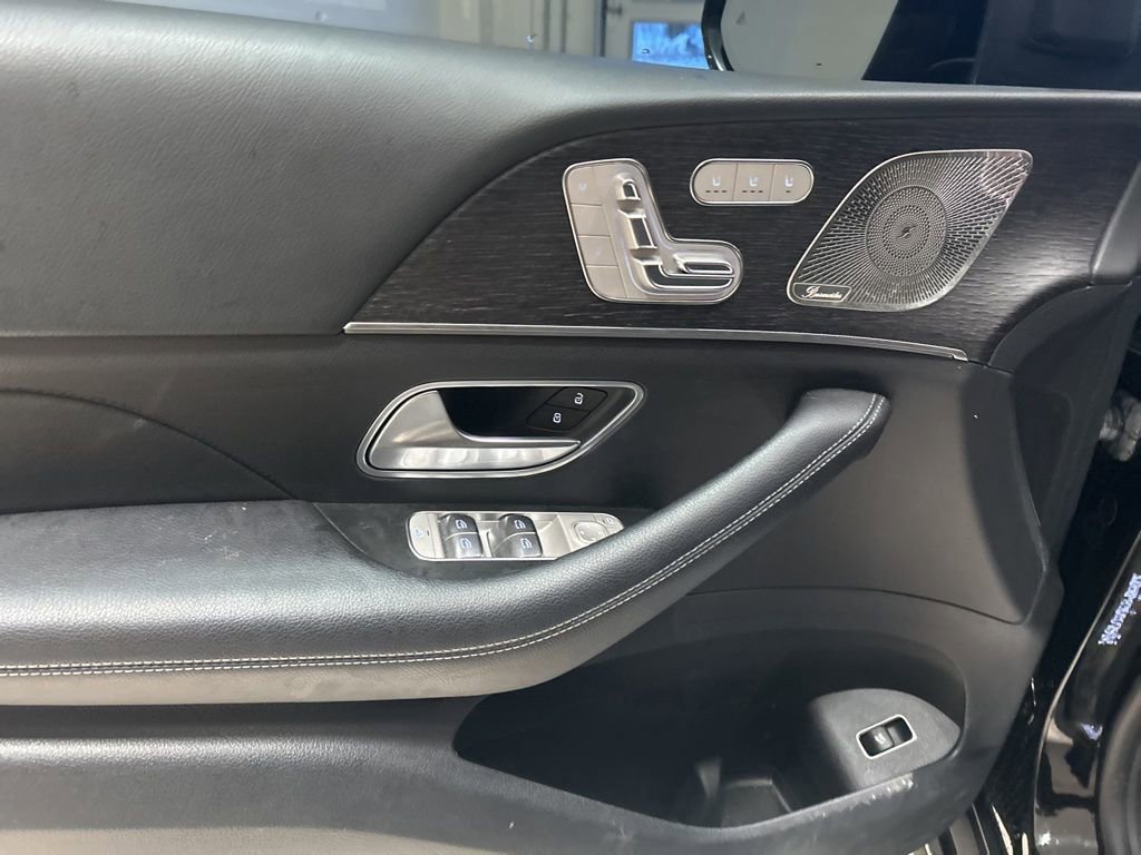 Used 2022 Mercedes-Benz GLS 450 4MATIC image 3