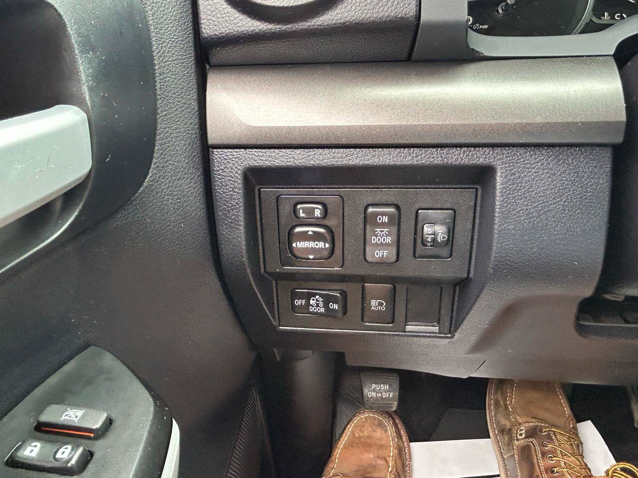 Used 2018 Toyota Tundra SR5 AWD/4WD image 24