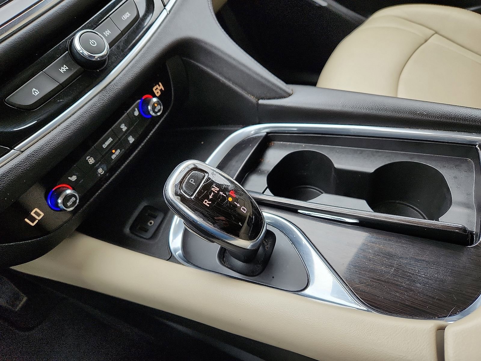 Used 2019 Buick Enclave Essence AWD/4WD image 25