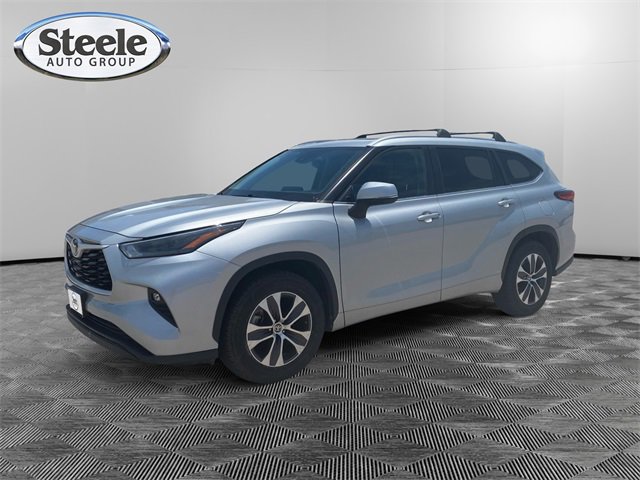 Used 2023 Toyota Highlander XLE