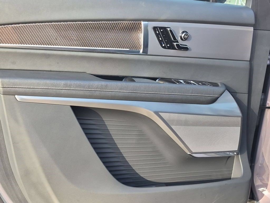 Certified 2026 Cadillac Vistiq Luxury AWD/4WD image 21